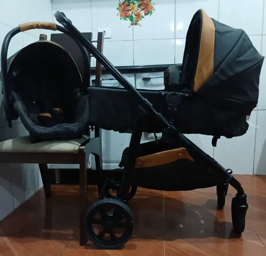 Carrinho de bebe Completo c/bebe conforto marca Galzerano