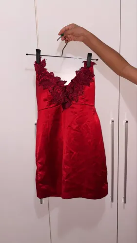 Vestido tubinho vermelho