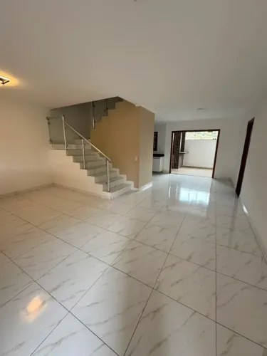 Casa em Condomínio Fechado de São Roque!