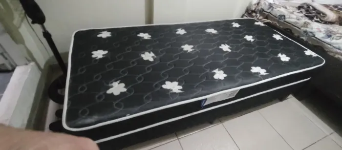 Vendo cama solteiro por R$ 200,00