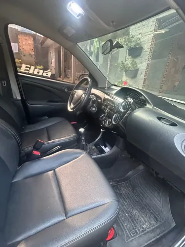 Toyota Etios XLS 1.5 Flex 16V 5P Mec. 2015