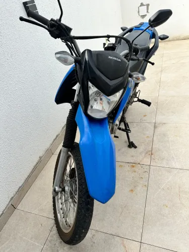 Bros 160 quitada