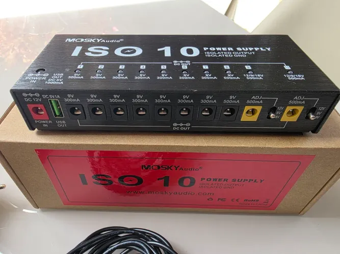 Fonte isolada para pedais Iso 10 Mosky