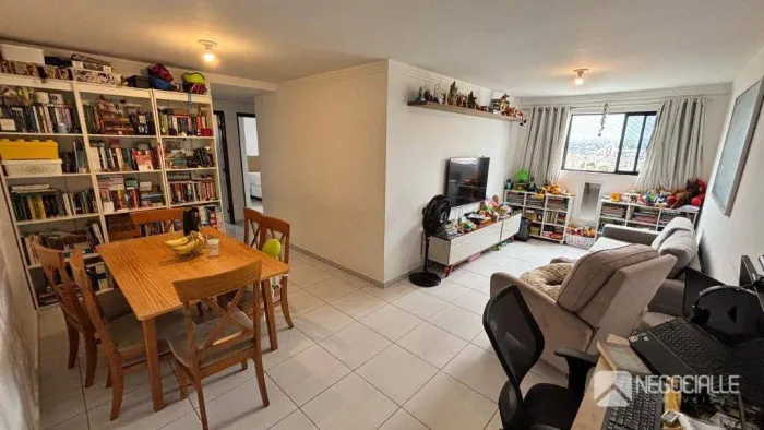 Apartamento com 2 dormitórios à venda, 65 m² por R$ 255.000,00 - Itararé - Campina Grande/