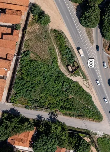Terreno comercial com altíssimo fluxo de veículos com 100M de frente pra BR e p/ rotatória