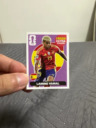 Figurinha Extra Sticker Lamine Yamal Roxa ESTADO PERFEITO