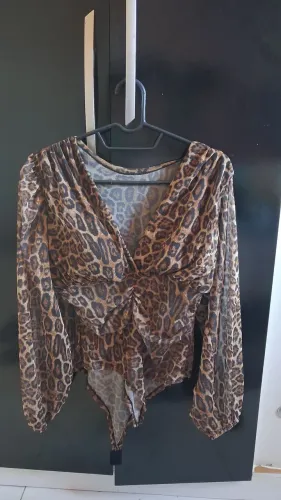 2 Bodys onça e branco R$10,00