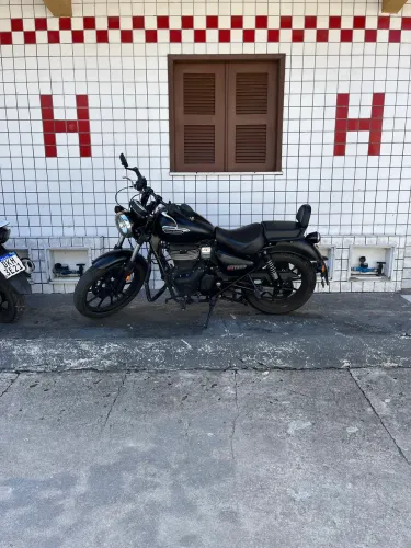 Royal enfield Meteor 350 stellar black