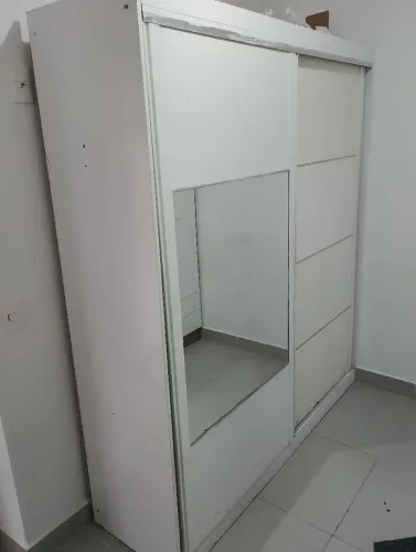 Guarda Roupas com Espelho