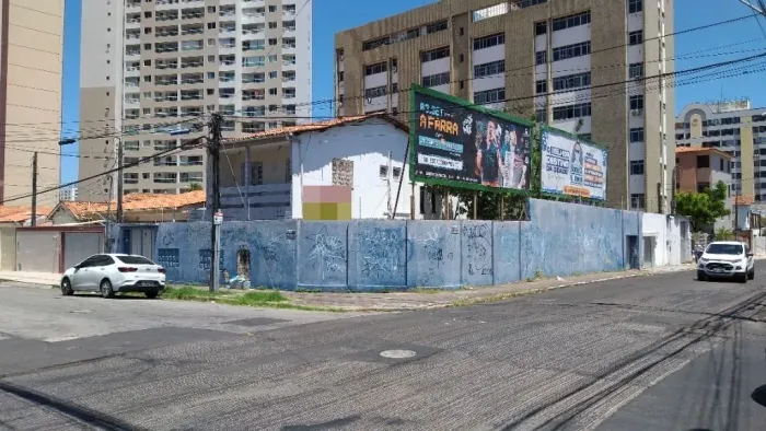 Casa à venda na Aldeota, Fortaleza - px. Colégio Militar