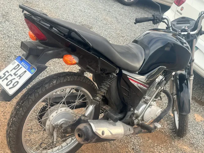 Moto em perfeito estado boa pro seu dia a dia 