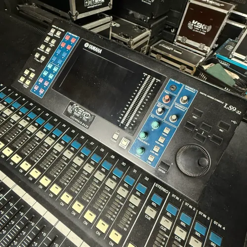 Mesa de som Yamaha Ls9 32 canais.