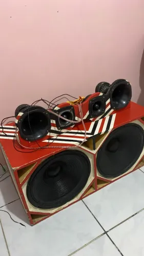 VENDO SOM AUTOMOTIVO