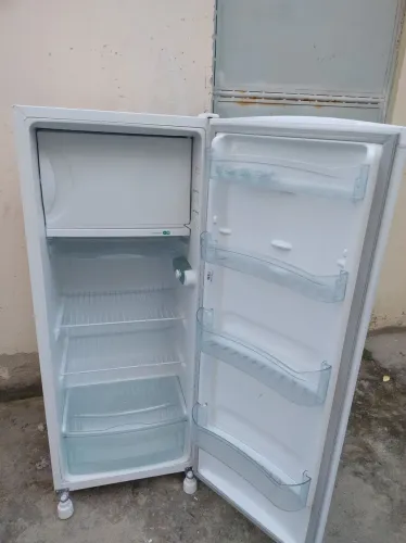 Geladeira Consul ( semi nova)