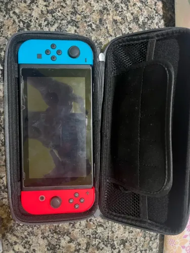 Nintendo switch usado (sem carregador)