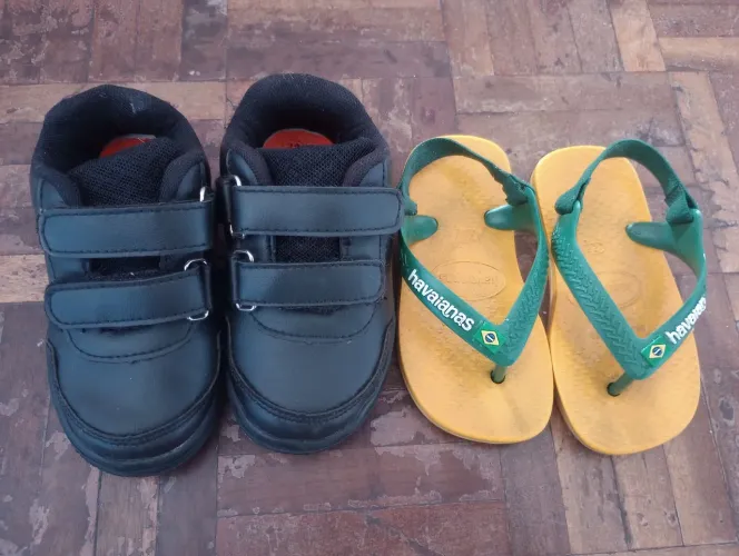 Tênis e chinelo menino tamanho 22