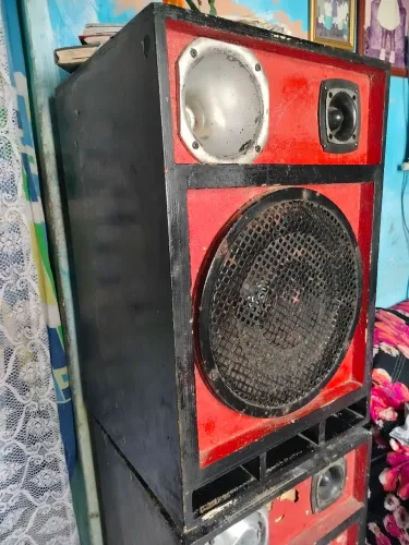 Caixa de som potente estilo paredão  - som alto pra festa