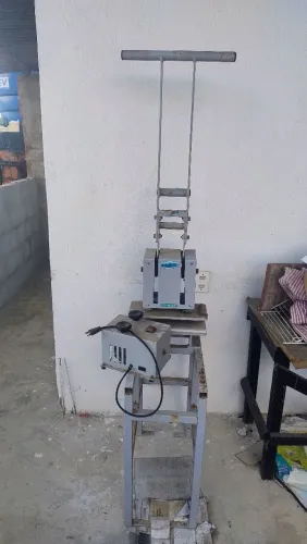 Vendo prensa de sandália com motor arremate e as formas do infantil ao adulto 700 $