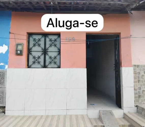 Aluga-se casa