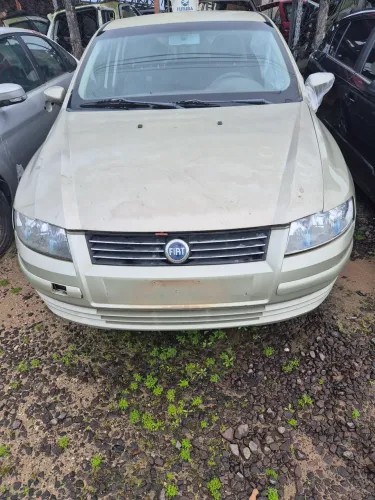 Sucata stilo 1.8 2004 pra retirada de peças