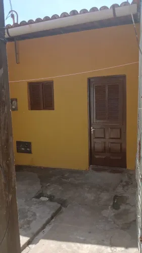 Alugo casa próximo a caixa d?água da avenida seis