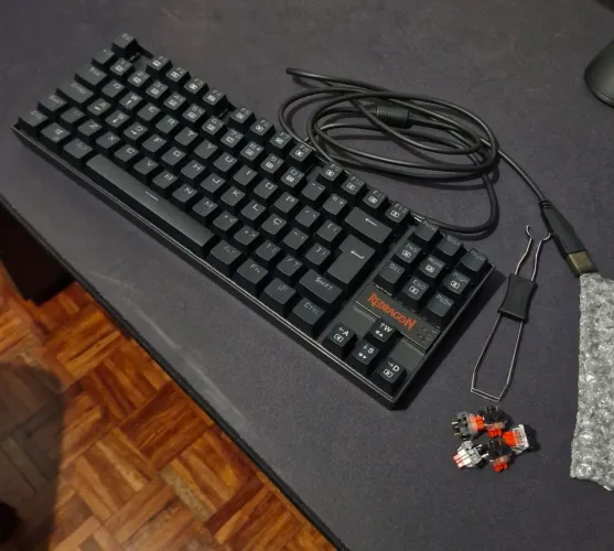 Teclado mecânico Redragon Kumara K552