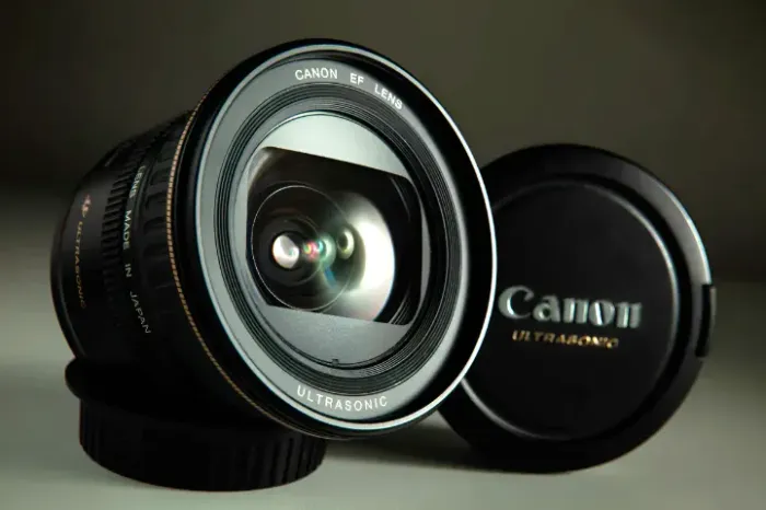 Lente Canon Ef 20-35mm F/3,5-4,5 Usm Ultrasonic