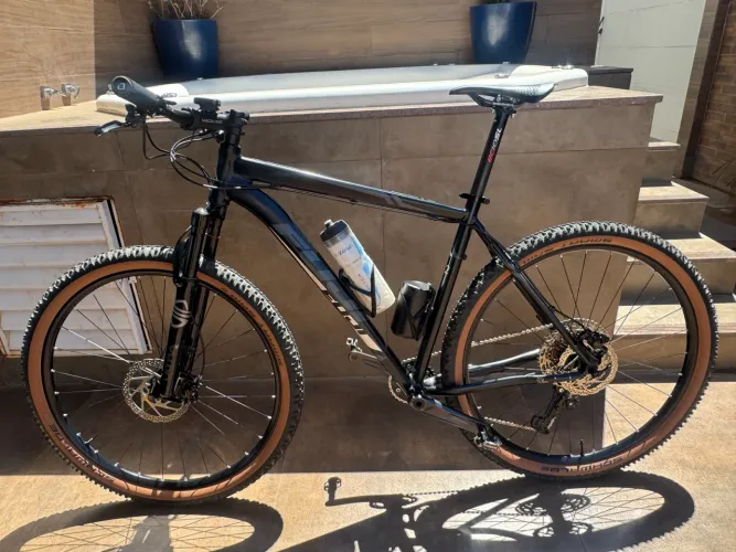 Bike Fuji Nevada 29 Tamanho 21 | kit Deore 12v | Shimano | Novatec | Tubeless