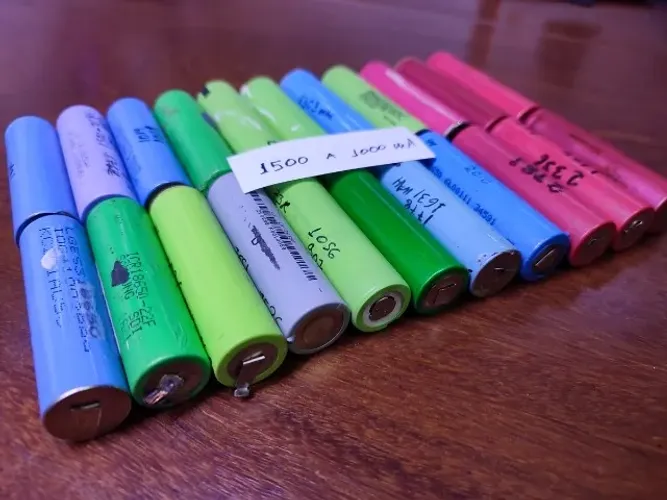 conjunto de 20 baterias de lítio de 1500mA a 1000mA modelo 18650 recarregáveis