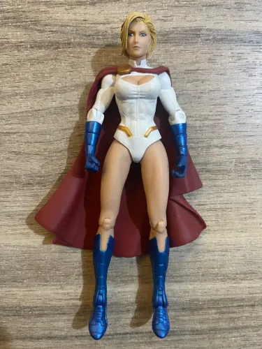 Power Girl / poderosa. - Mattel 