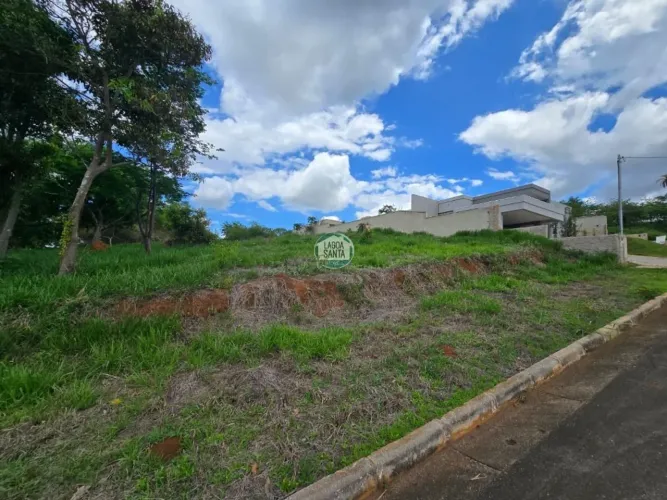 Terreno à venda no Condomínio Versailles Ville de France - Lagoa Santa/MG