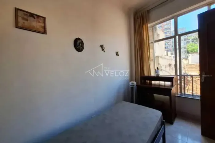 Apartamento : / Residencial / Catete