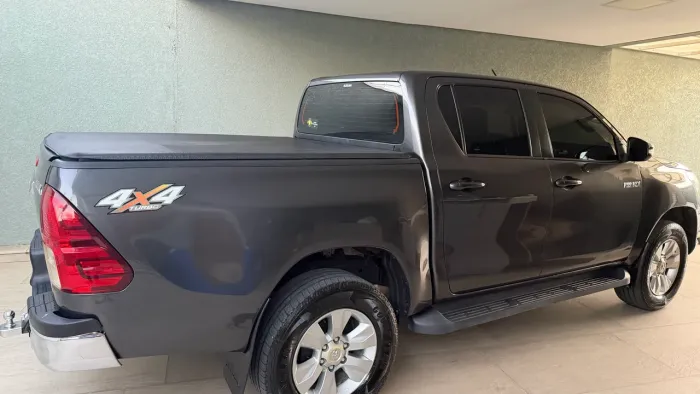 Toyota Hilux CD SRV 4X4 2.8 TDI Diesel Aut. 2017