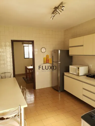 Casa com 3 dormitórios para venda no bairro CENTRO