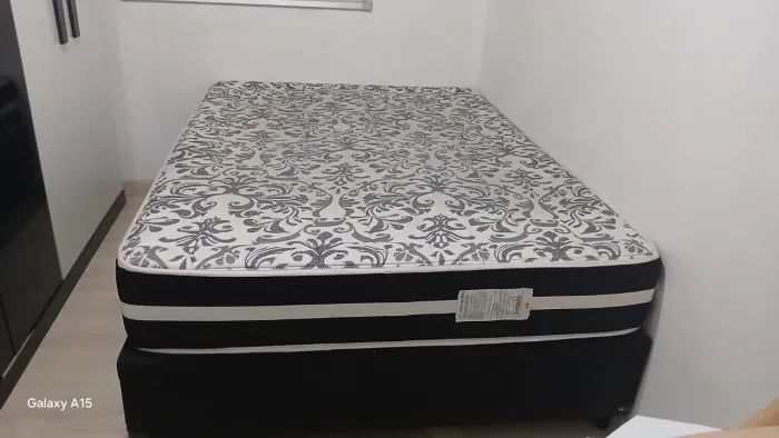 Camas casal e cama solteiro 