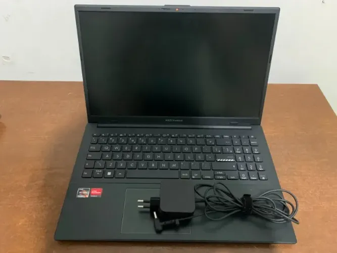 ASUS Vivobook E1504F Ryzen 5 | 8GB RAM | SSD 512GB
