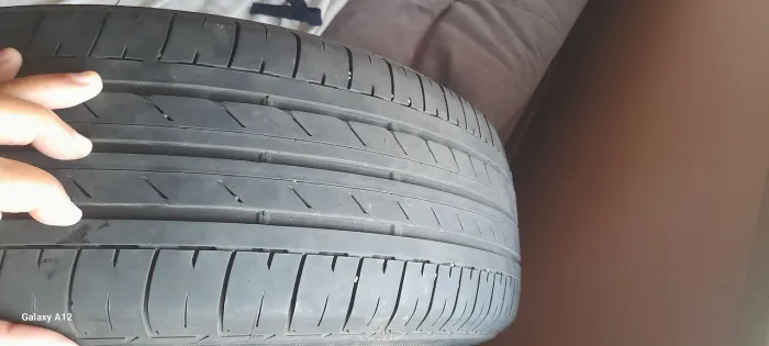Pneu Bridgestone 205/60/16 Pouquíssimo Uso R$160,00 Cada Um.