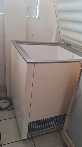 Vendo freezer consul 220 litros 