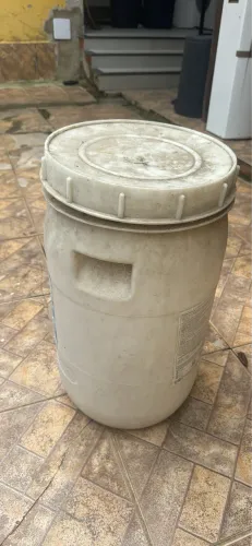 Galão ótimo estado! 