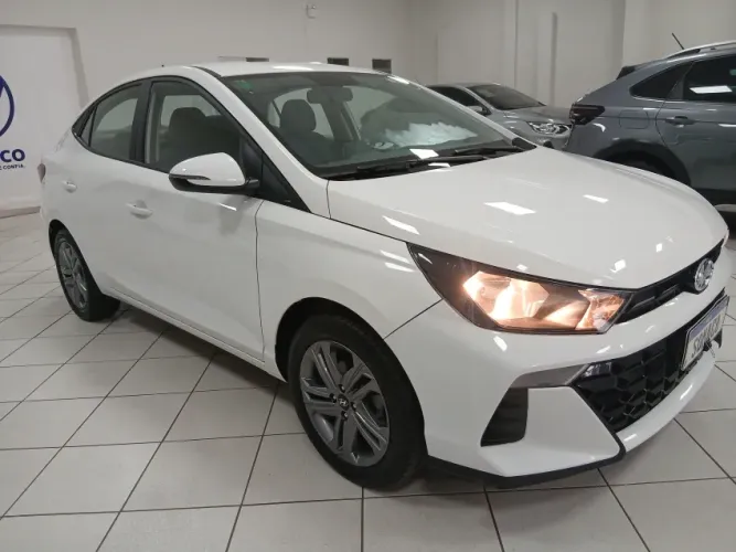 Hyundai HB20S Com. Plus Tech 1.0 TB Flex 12V AUT 2025