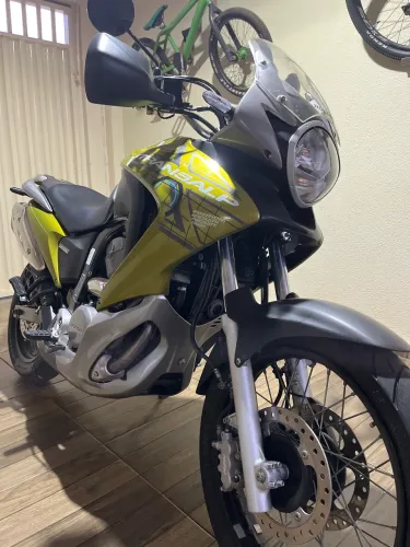 VENDO OU TROCO POR CARRO HONDA TRANSALP 700v 