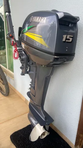 Motor de Popa Yamaha 15 HP 