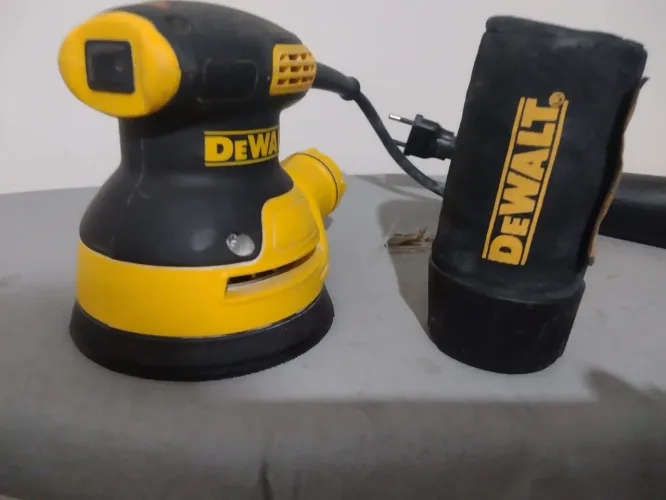 Lixadeira Dewalt Roto orbital
