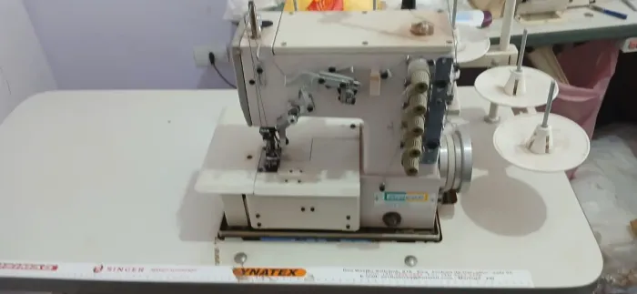 Máquinas nas de costura industrial 