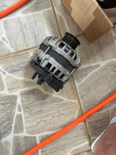 Alternador 90 amperes