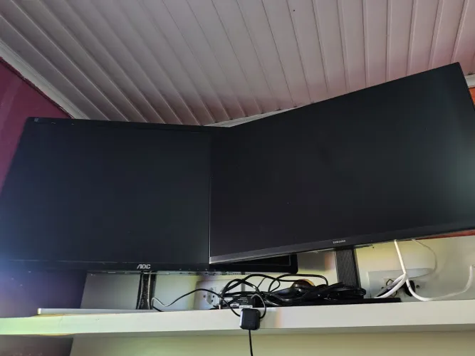 Monitor com defeito