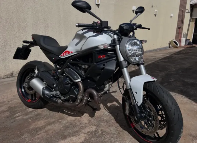 Ducati Monster 797