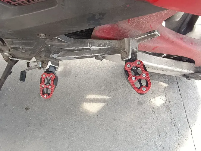 Vendo moto Twister ano 203 conservada painel digital setas com.progetoe no cão baú para 2