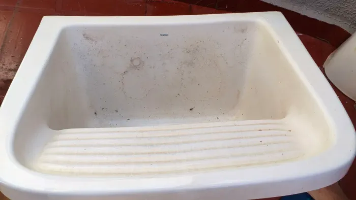 Tanque de louça finicimo