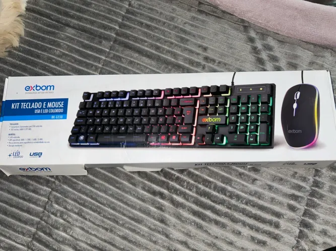Teclado gamer com luz
